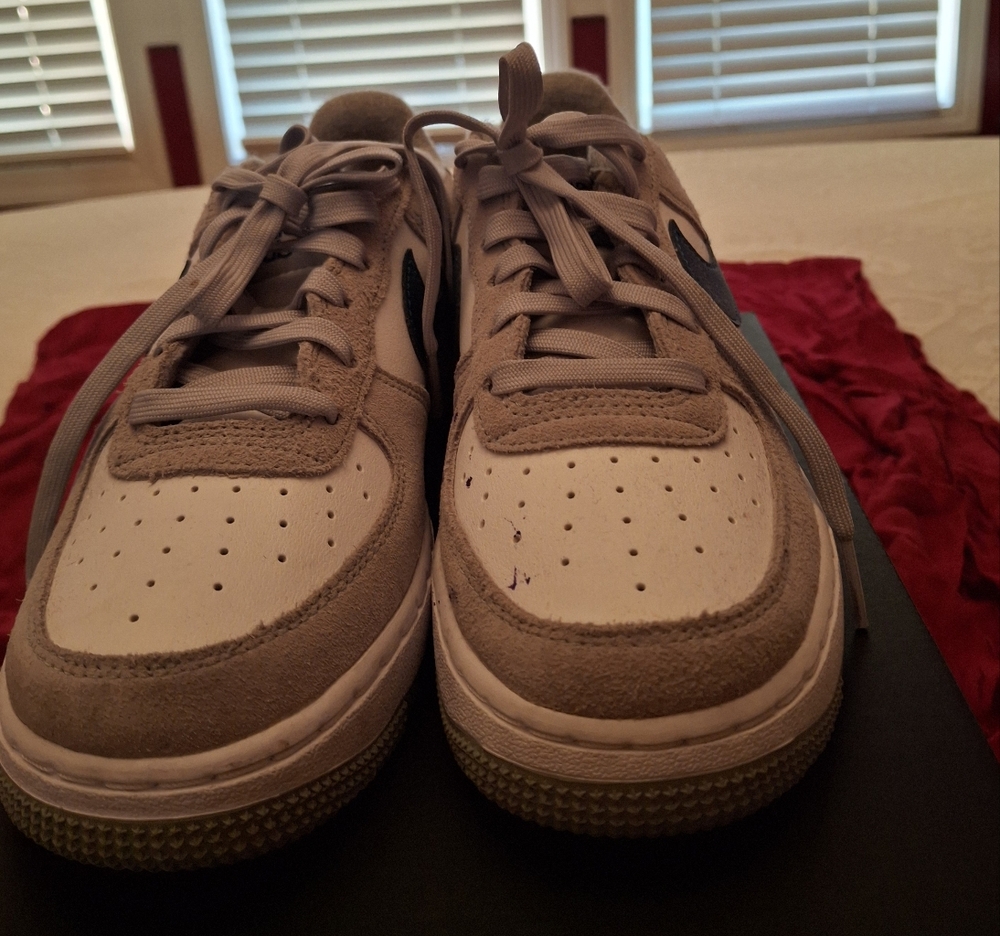 Nike Tan Sneakers Classic Style